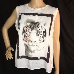 Express- Lion Graphic Muscle Top